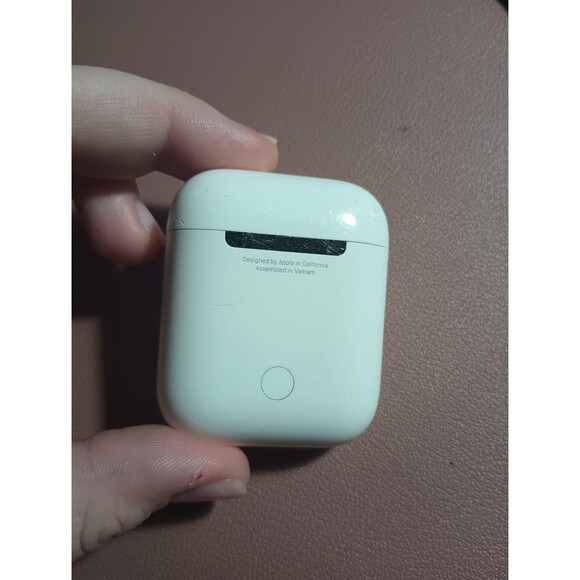 Apple AirPods Gen 2 Case Only - Picture 4 of 5